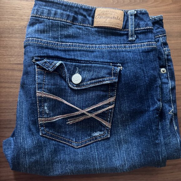 Aeropostale Bayla Distressed Capris - Picture 1 of 2